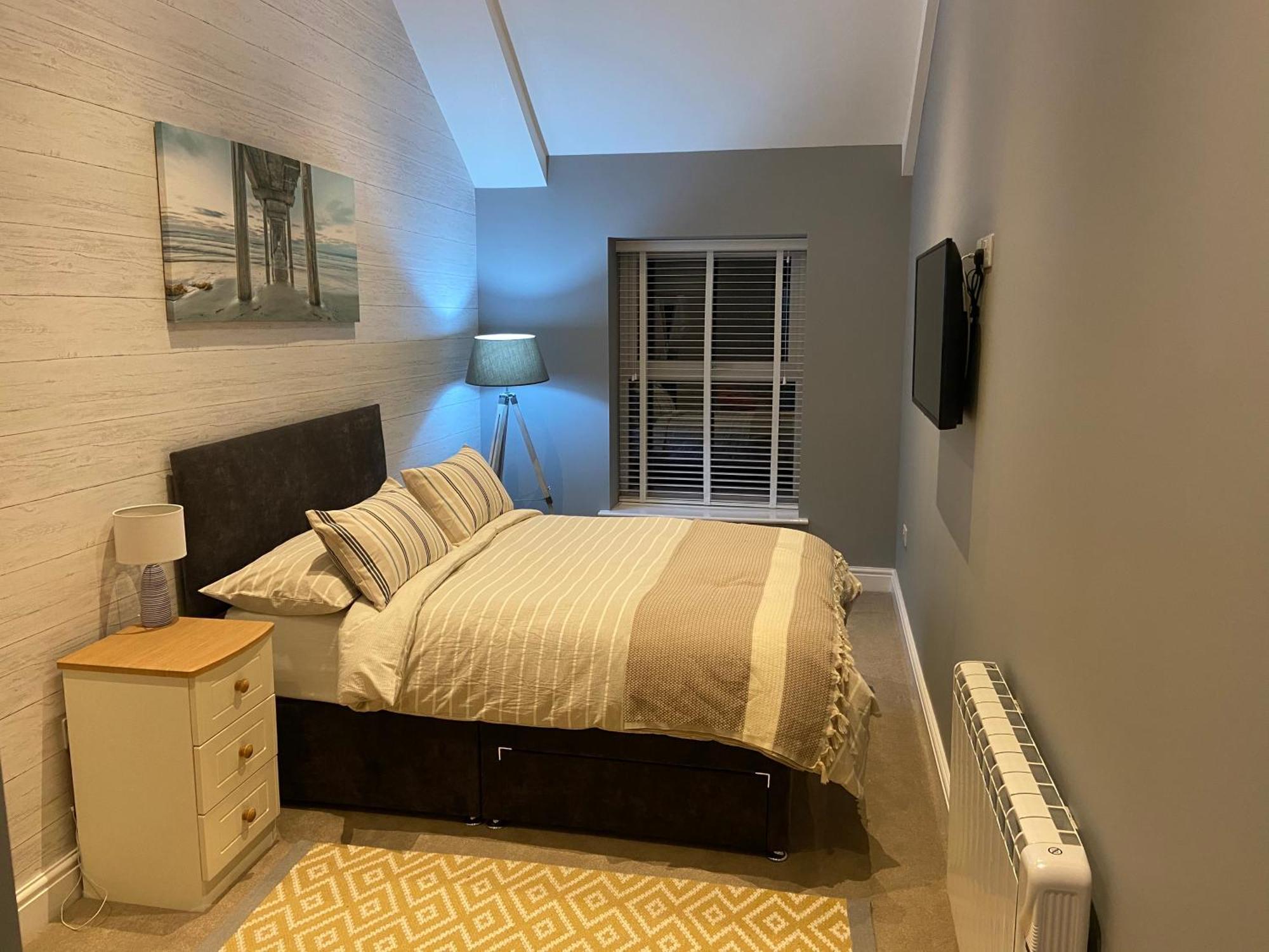 Stylish Tenby Apartment, Great Location, Parking Bilik gambar
